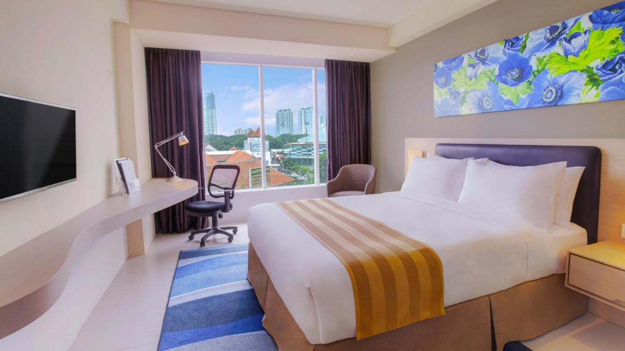 Holiday Inn Express Jakarta International Expo By Ihg Екстериор снимка