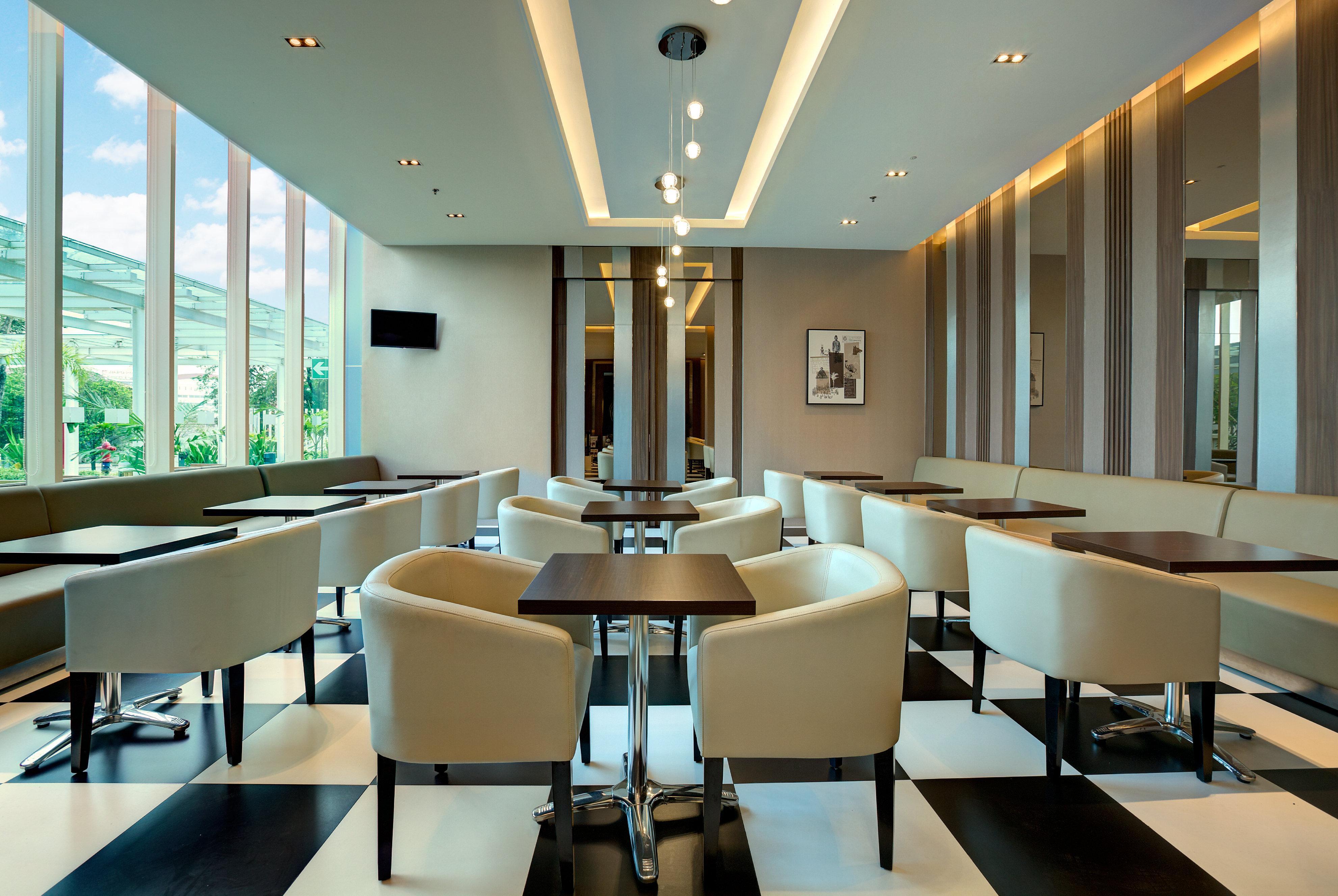 Holiday Inn Express Jakarta International Expo By Ihg Екстериор снимка