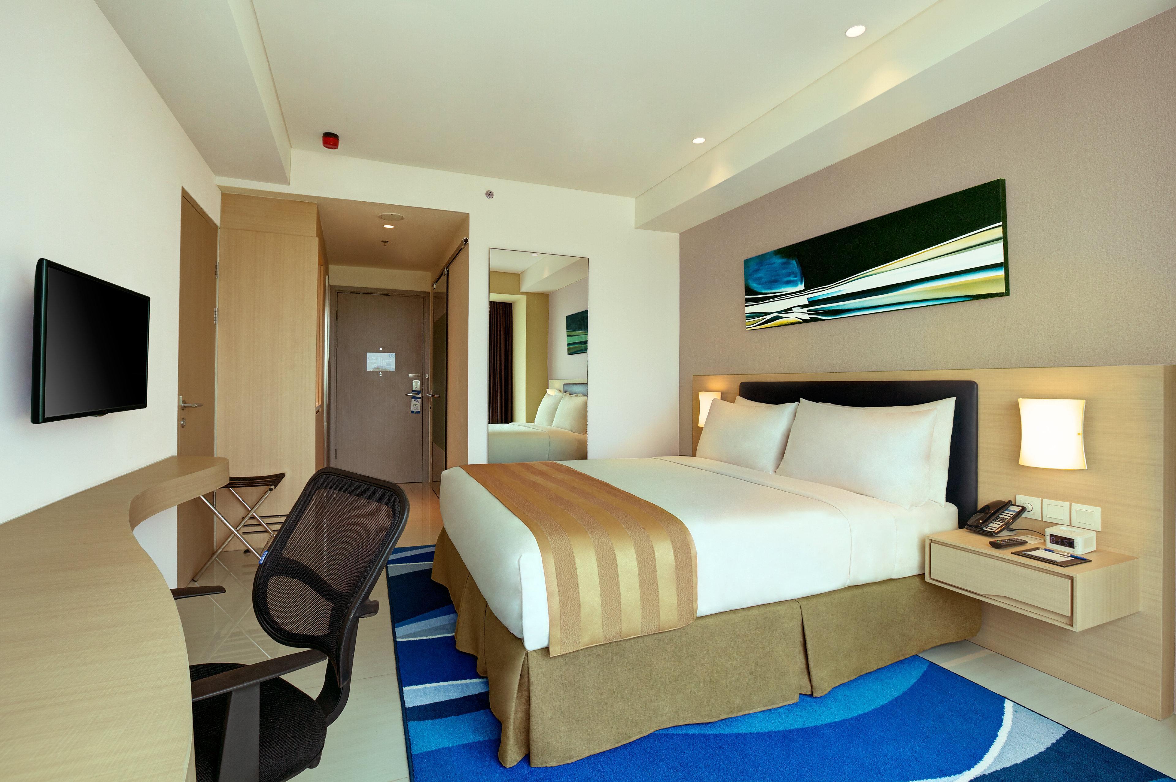 Holiday Inn Express Jakarta International Expo By Ihg Екстериор снимка
