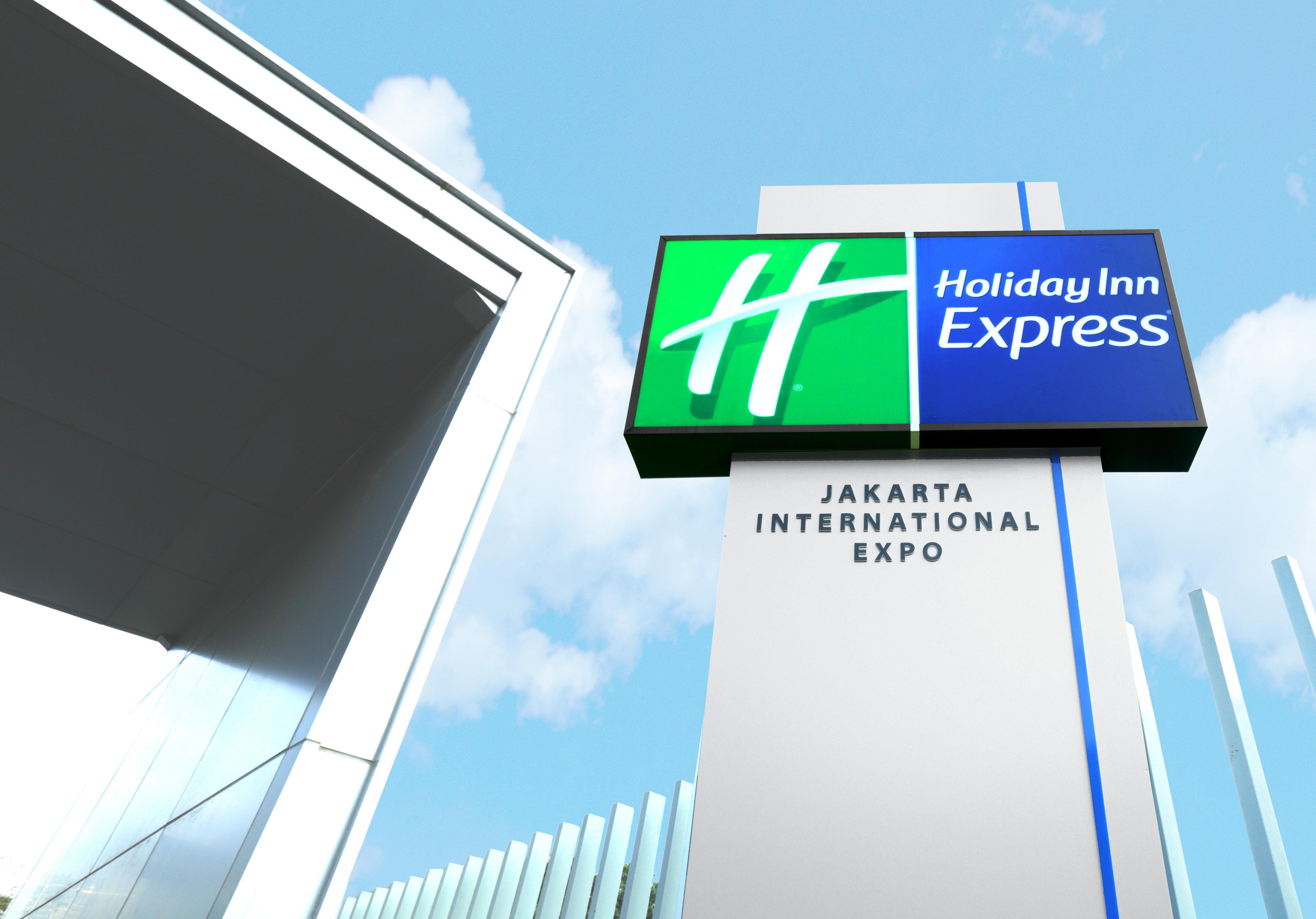 Holiday Inn Express Jakarta International Expo By Ihg Екстериор снимка