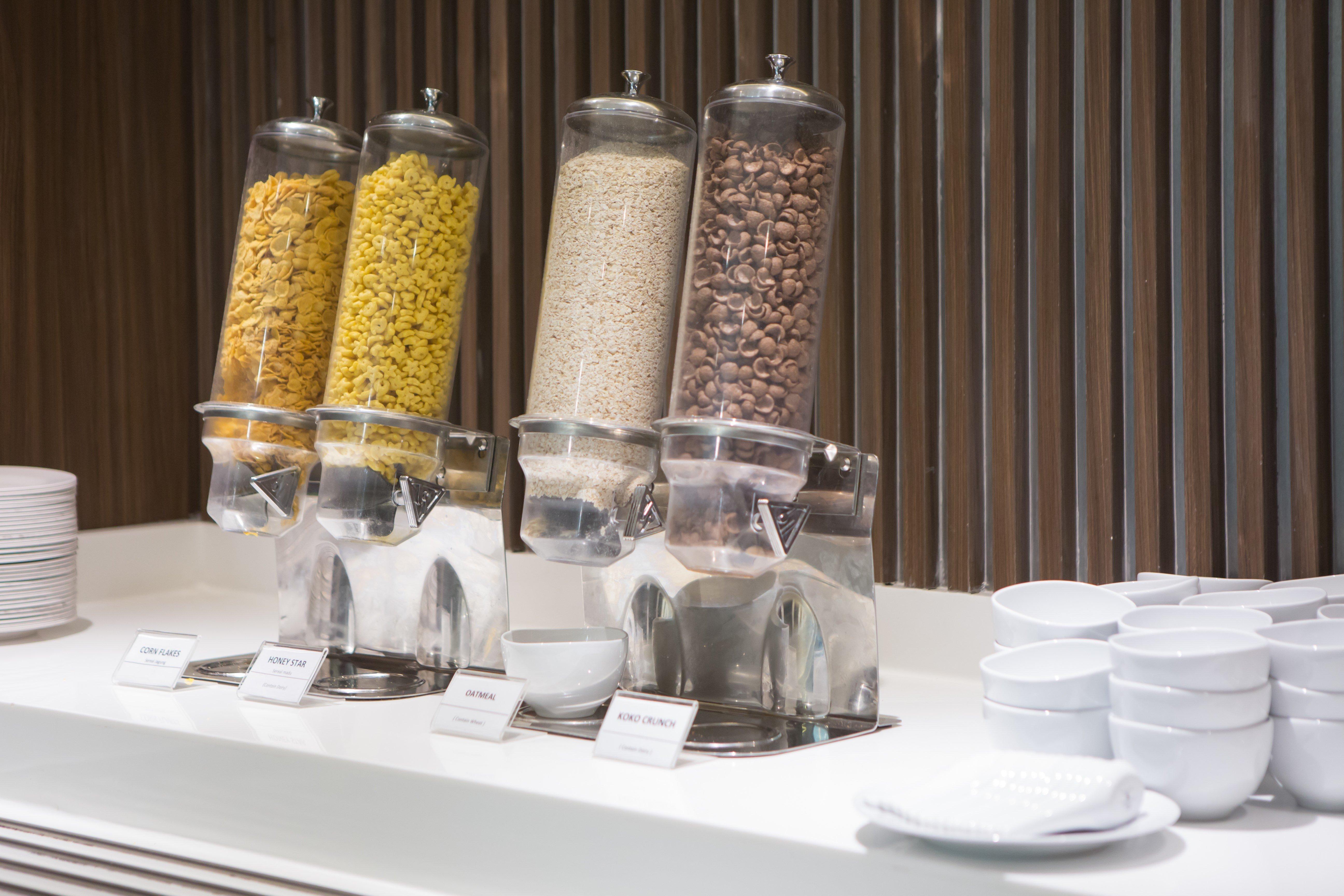 Holiday Inn Express Jakarta International Expo By Ihg Екстериор снимка