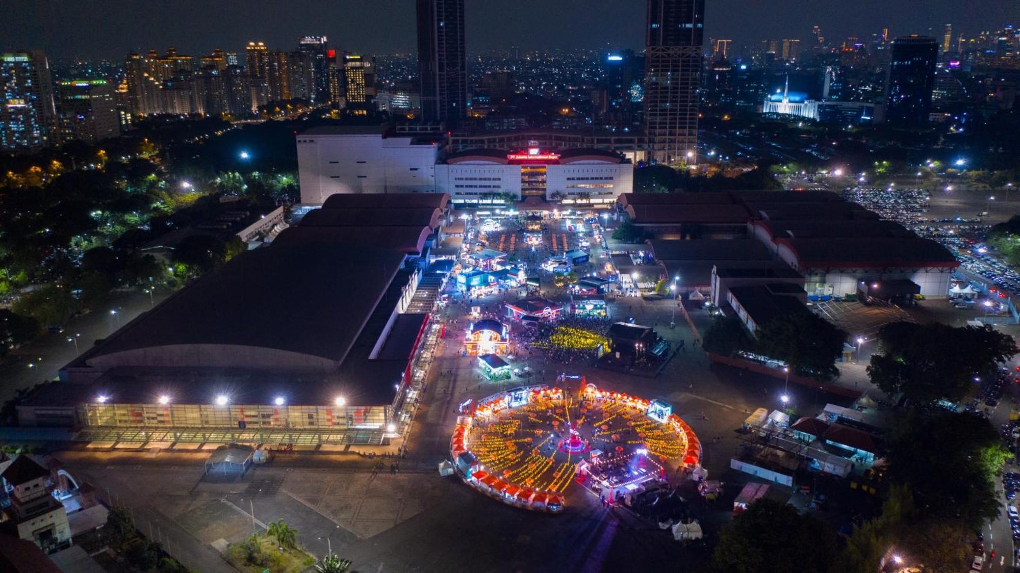 Holiday Inn Express Jakarta International Expo By Ihg Екстериор снимка
