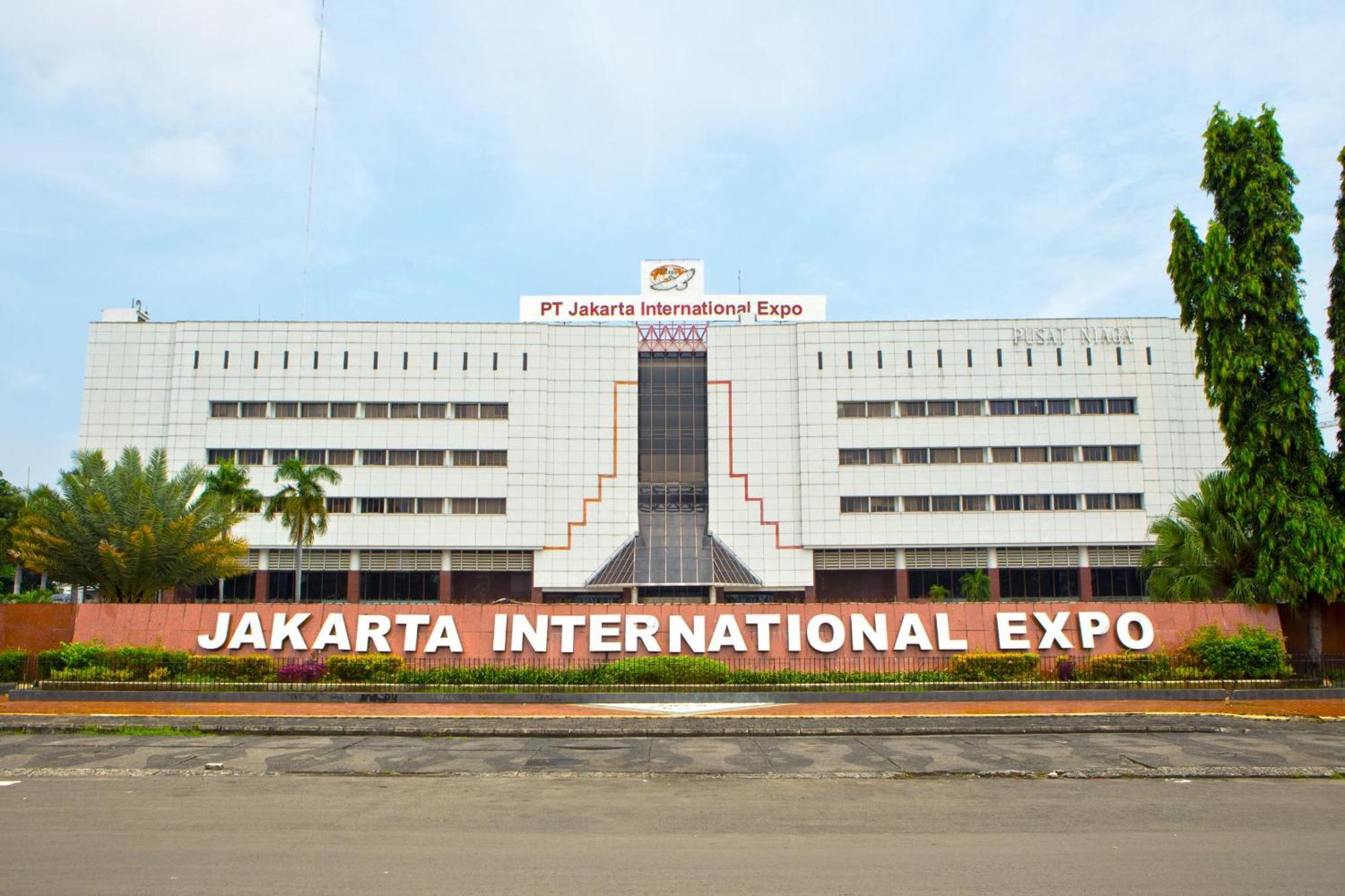 Holiday Inn Express Jakarta International Expo By Ihg Екстериор снимка
