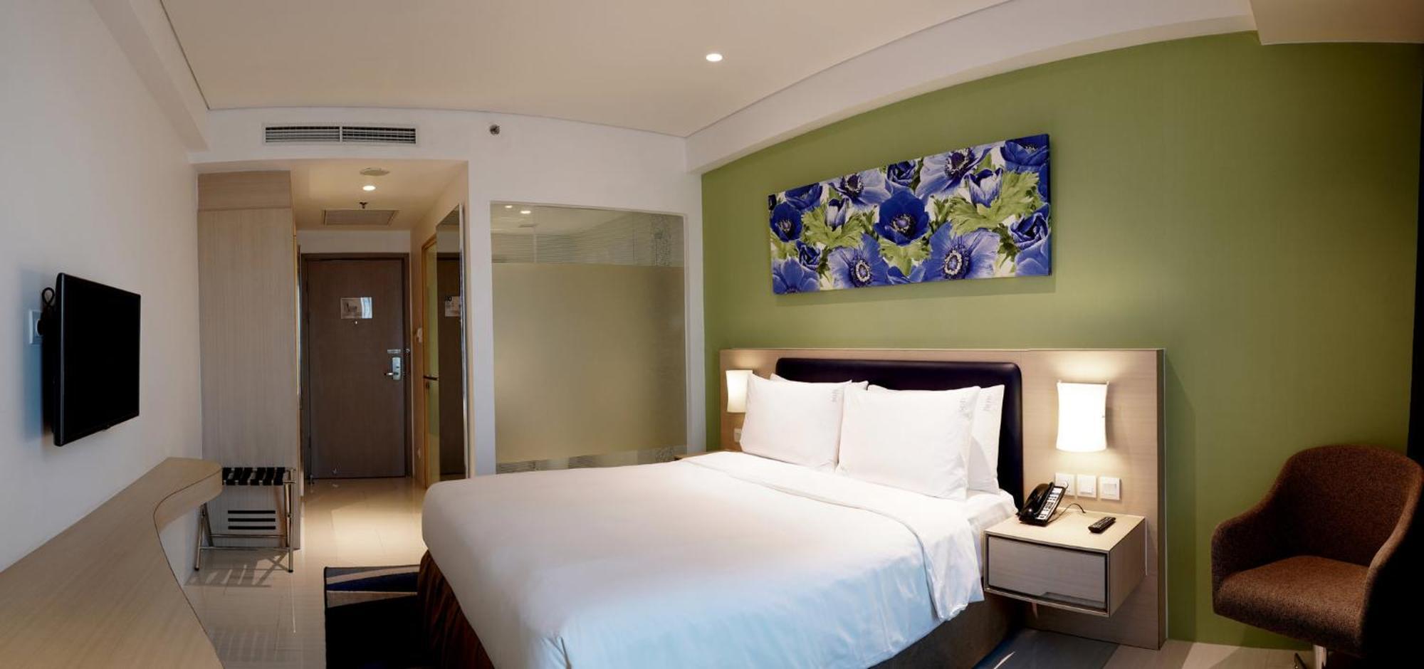 Holiday Inn Express Jakarta International Expo By Ihg Екстериор снимка